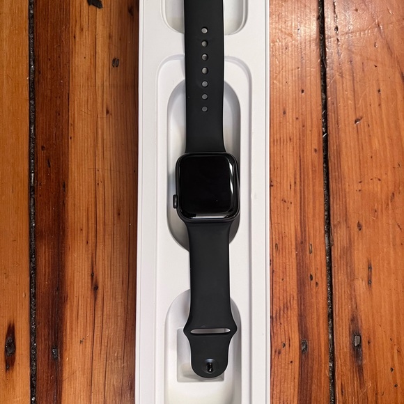 Apple Watch - Picture 3 of 5